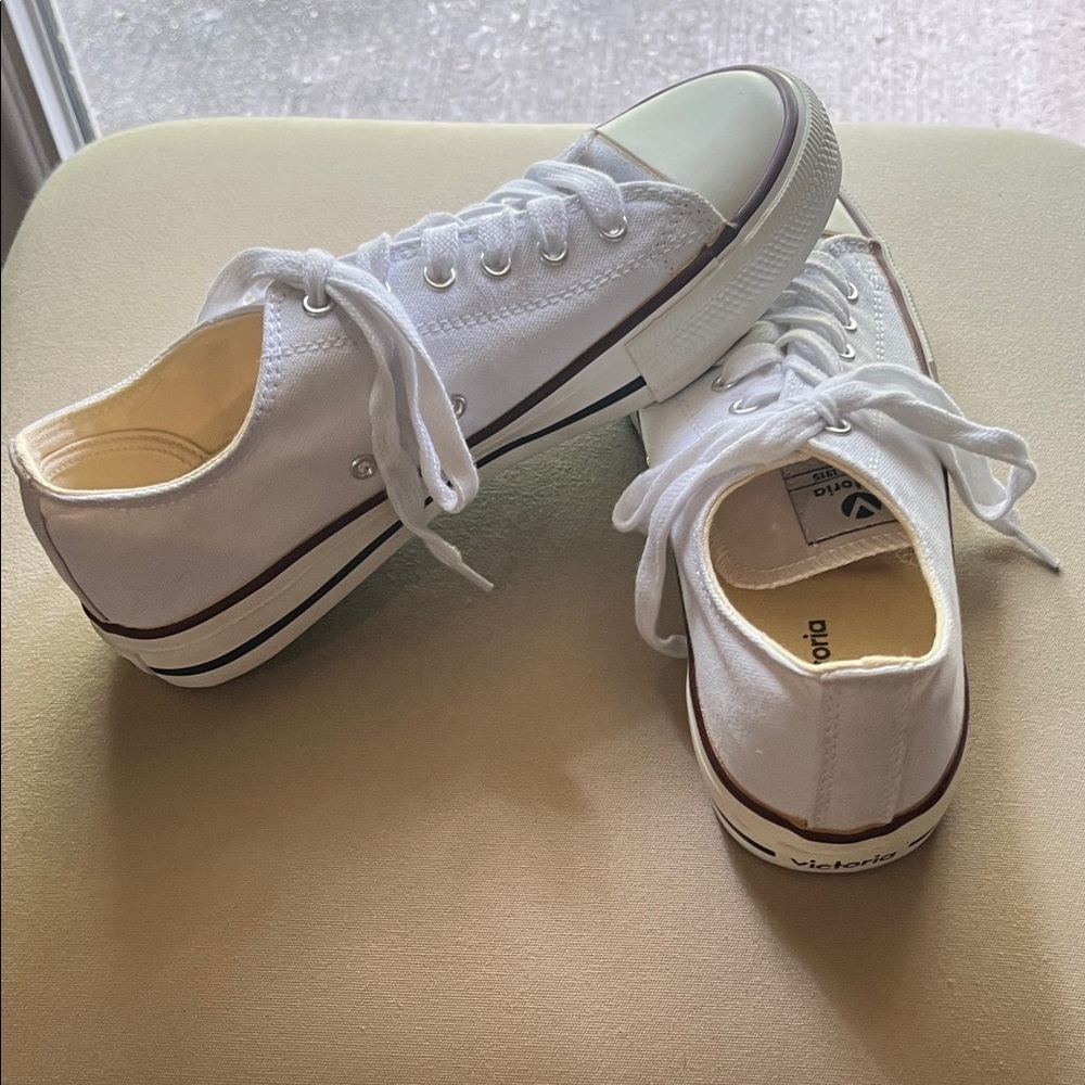Victoria  White Ladies Lace-Up Sneakers - NWOT, Size 38/7